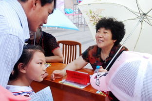 我縣舉辦大型廣場(chǎng)教育咨詢(xún)服務(wù)暨改革發(fā)展成果展示活動(dòng)，搭建家校社共育新平臺(tái)